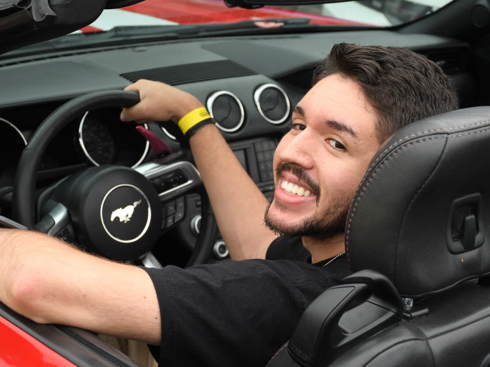 E, por último, sou fã de automobilismo.